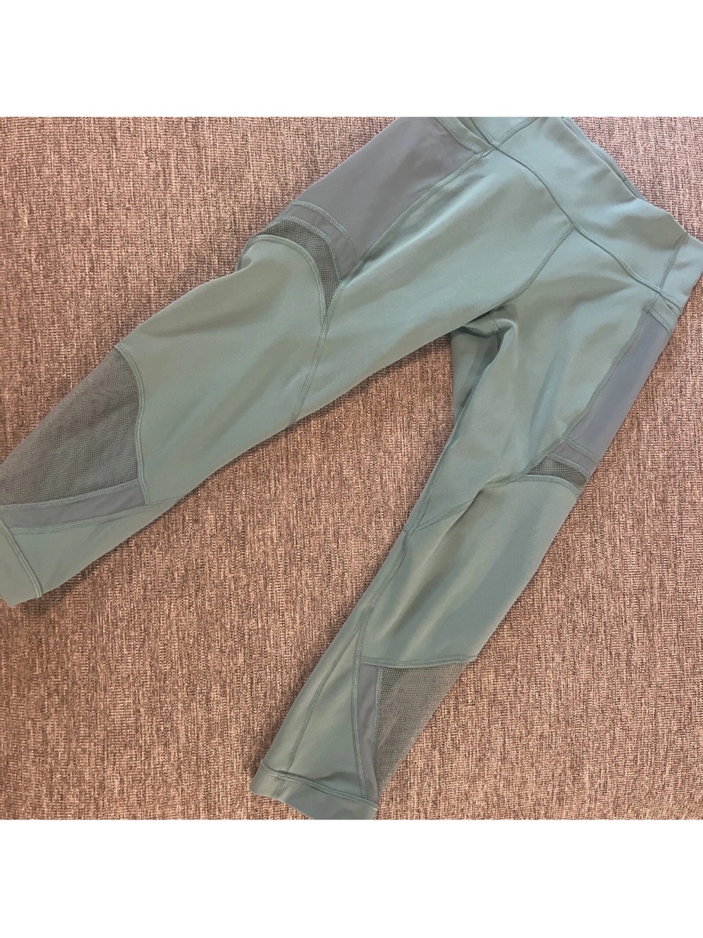 Lululemon sz 8 Tight Cropped Leggings blue green side pockets mesh sides